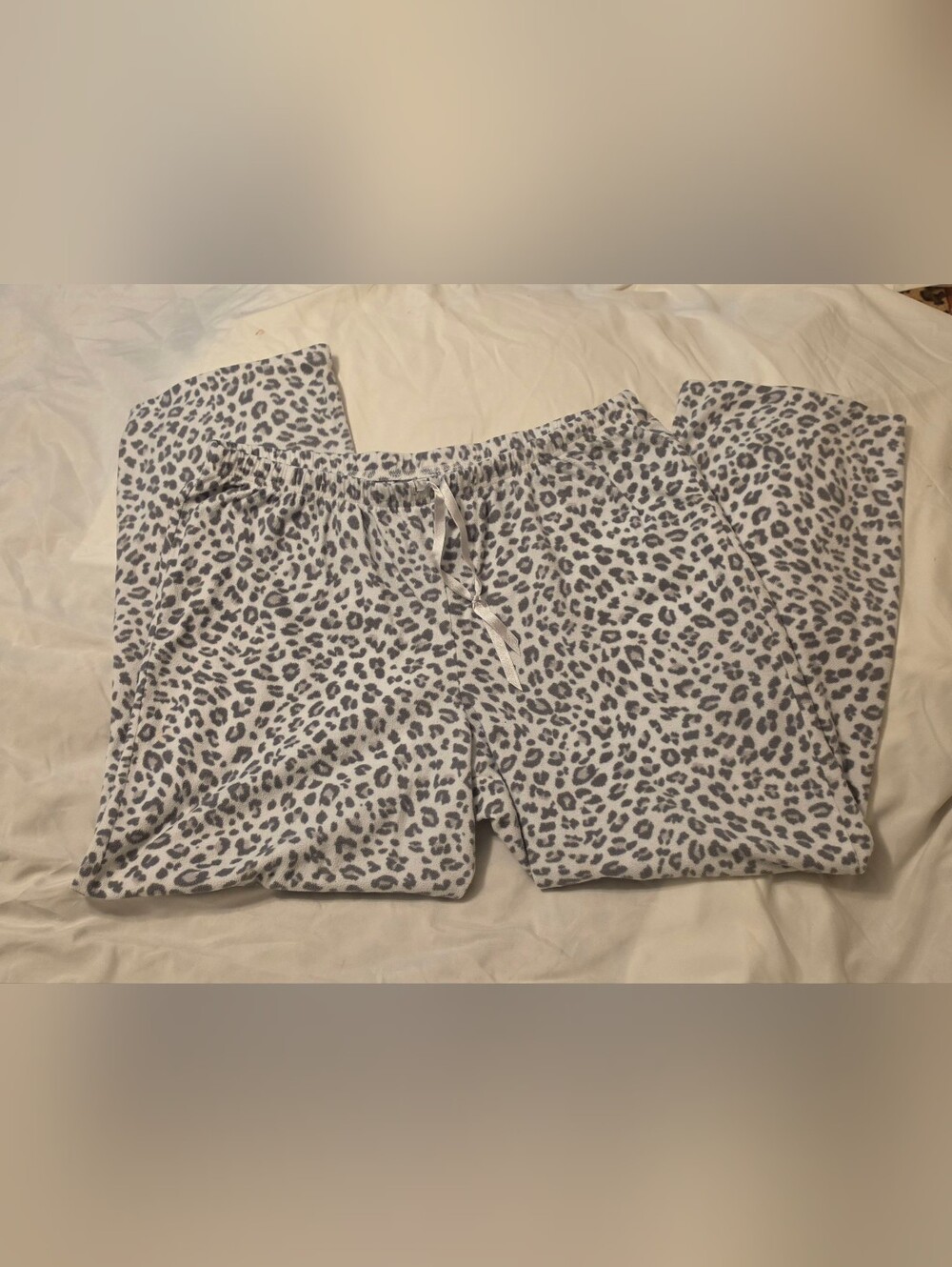 Leopard Print Lounge Pants Ladies XL White and Gray